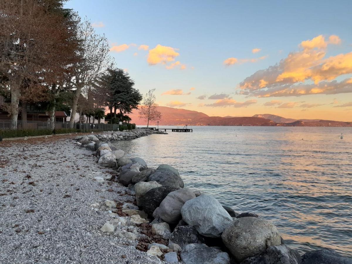 Casa Vacanze Gardiolina San Felice del Benaco Exteriör bild