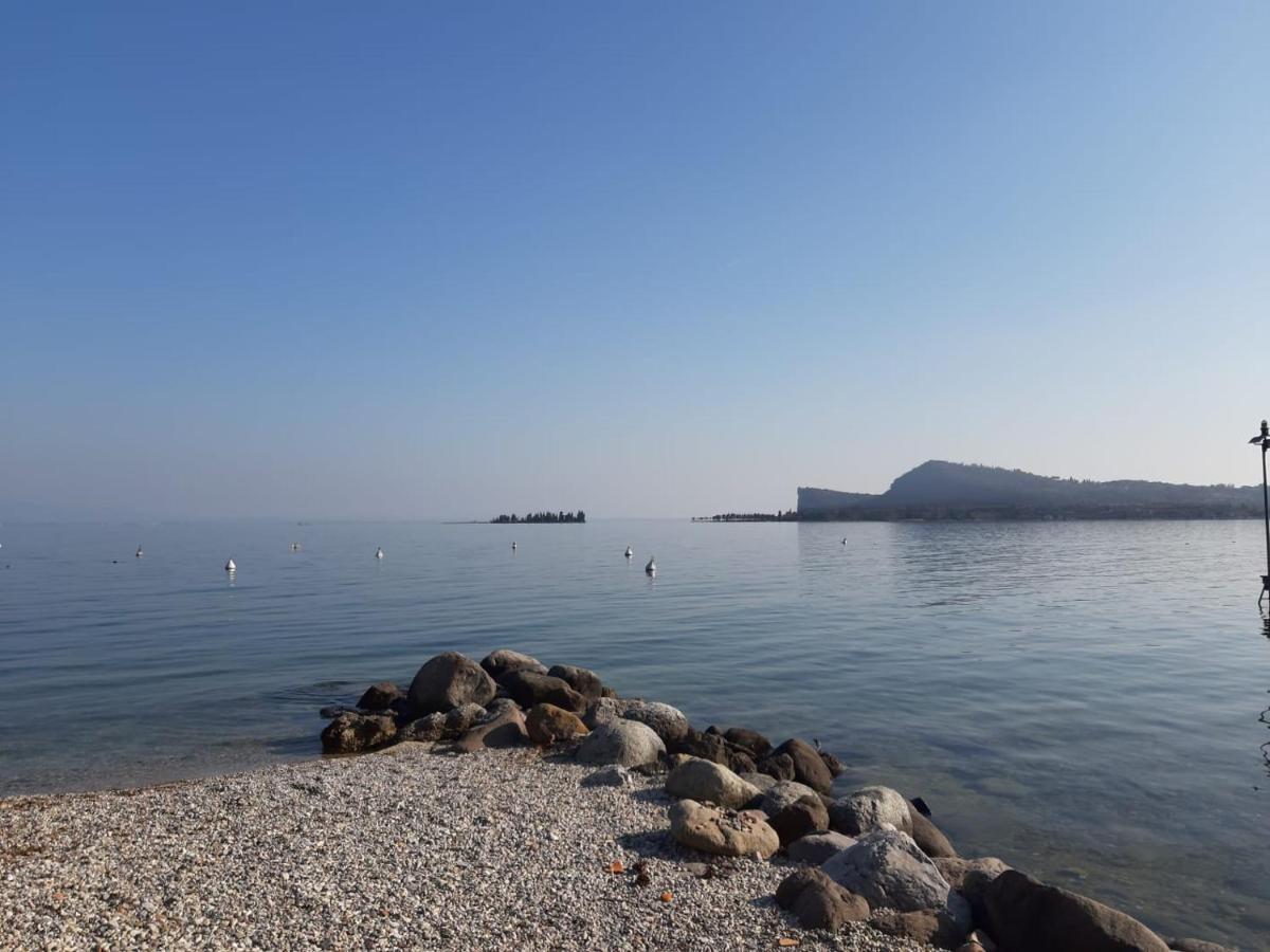 Casa Vacanze Gardiolina San Felice del Benaco Exteriör bild