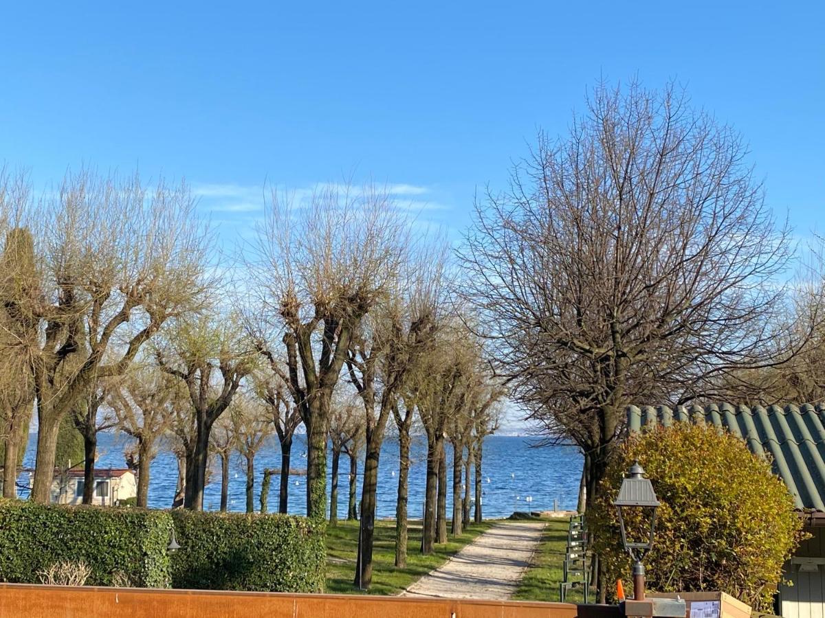 Casa Vacanze Gardiolina San Felice del Benaco Exteriör bild