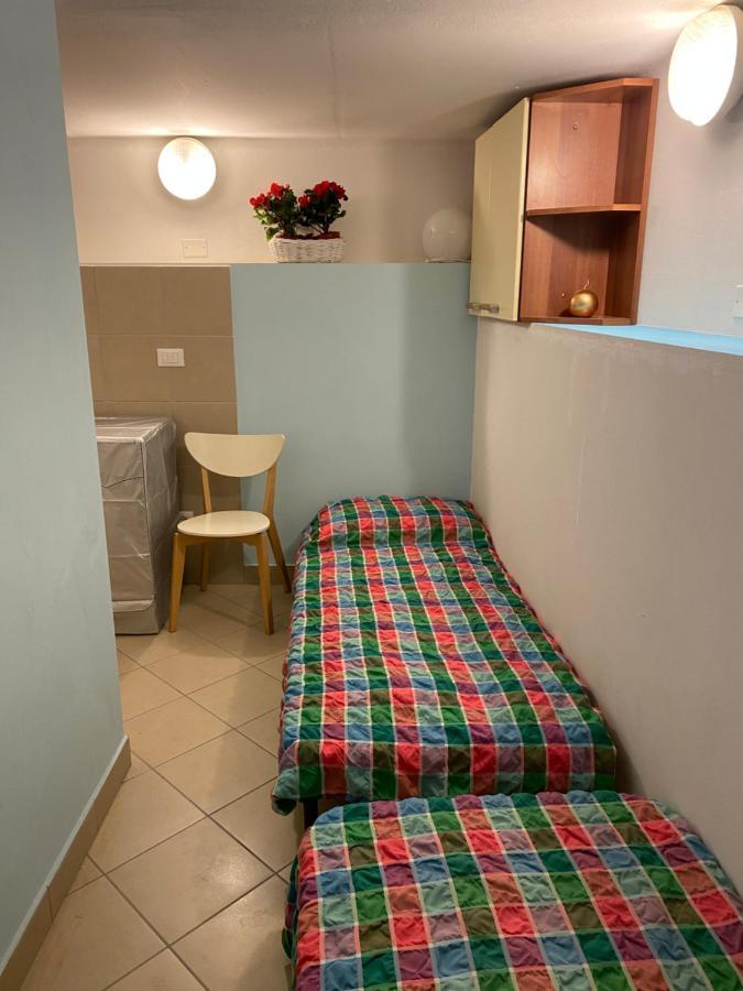 Casa Vacanze Gardiolina San Felice del Benaco Exteriör bild
