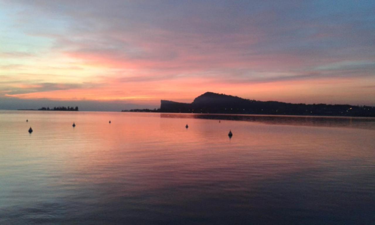 Casa Vacanze Gardiolina San Felice del Benaco Exteriör bild